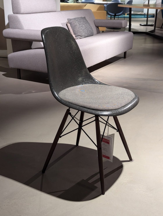 Image 1 of Vitra DAW/DSW dining chair (set of 4)