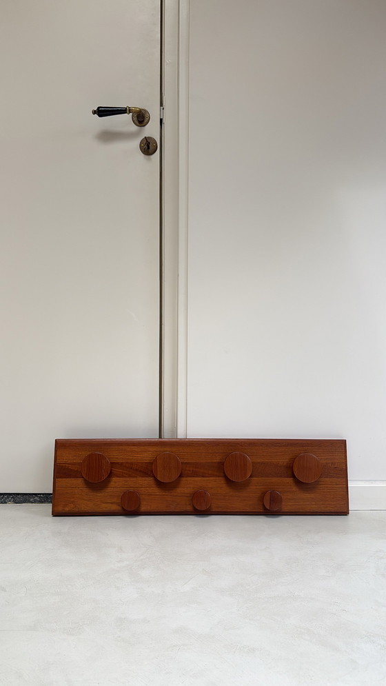 Image 1 of Porte-manteau mural vintage en teck