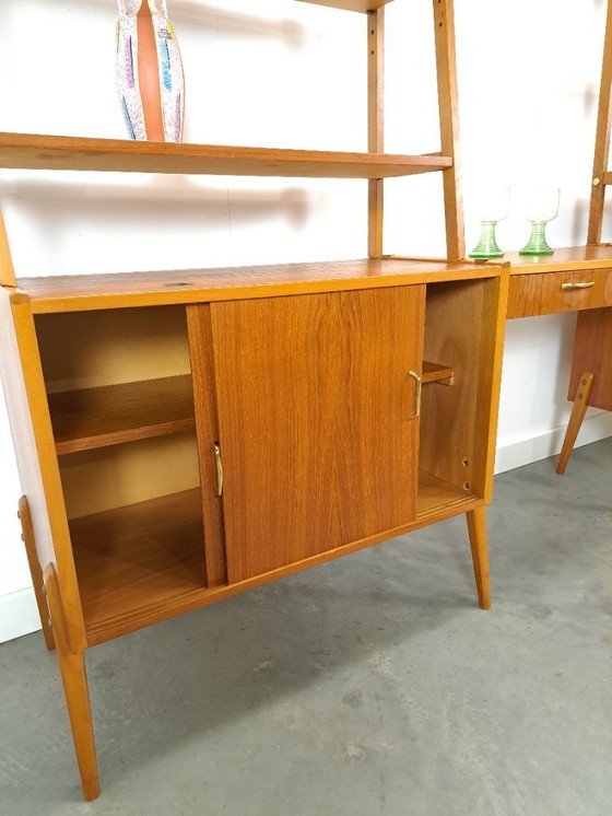 Image 1 of Armario doble de chapa de teca con escritorio de Suecia