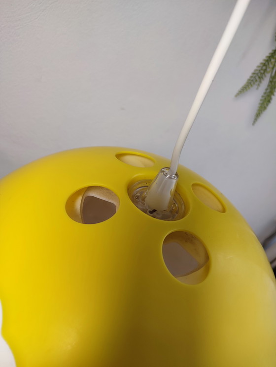 Image 1 of Lámpara de techo colgante Ikea Skojig con forma de nube amarilla
