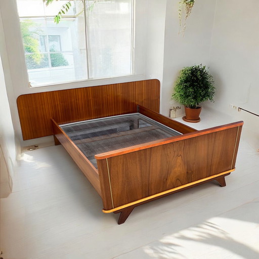 Vintage wooden bed / crib