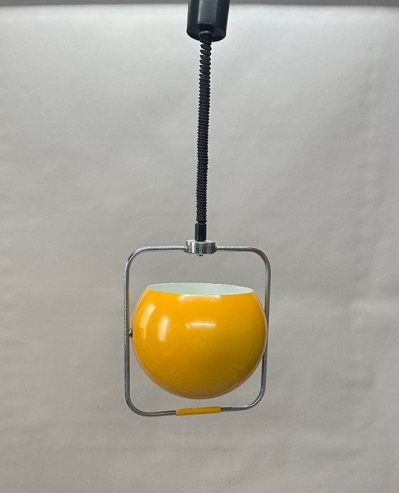 Image 1 of GEPO Space Age eyeball hanglamp – geel, jaren ’60