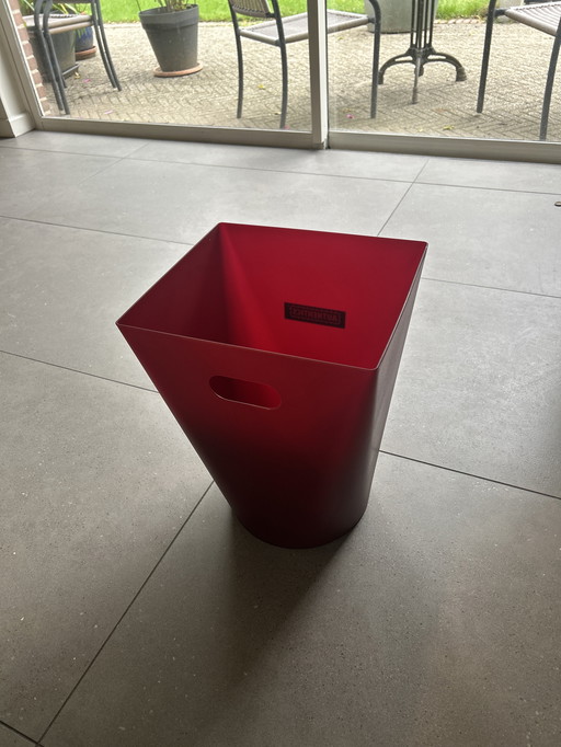 Authentics trash can square