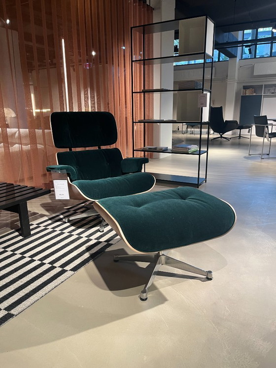 Image 1 of Vitra Lounge Chair xl + Ottoman