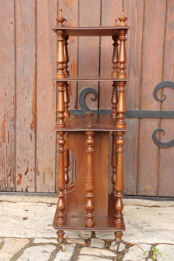 Image 1 of Etagère sur pieds début XXème siècle