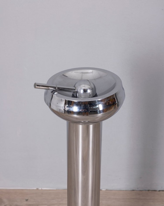 Vintage 1970s Italian-Design Chrome-Plated Metal Floor Ashtray – Decorative Objects (photo 4 of 10)
