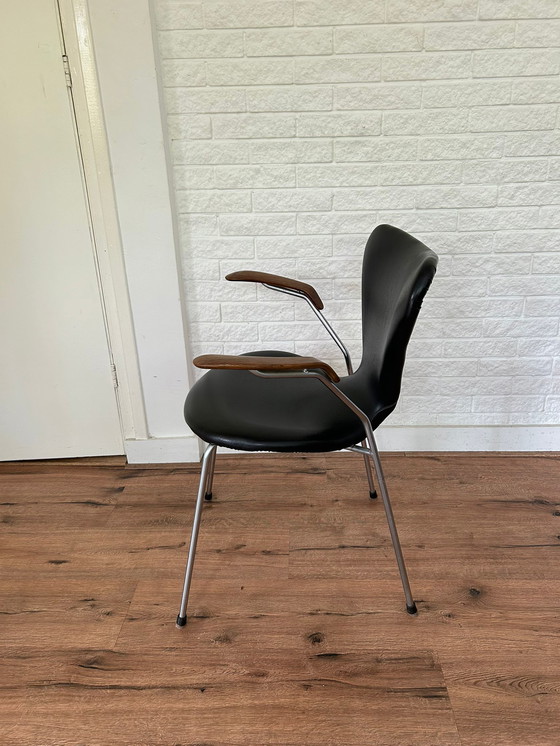 Image 1 of Fritz Hansen, Arne Jacobsen Schmetterlingsstuhl