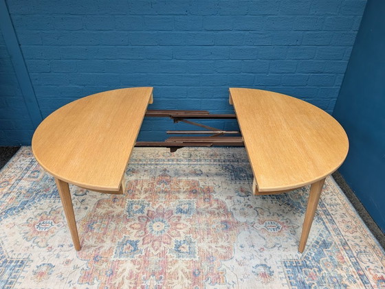 Image 1 of Vintage eiken ronde eettafel, model 55 van Omann Jun, jaren 60