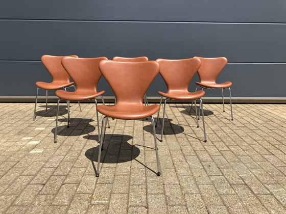 Image 1 of Fritz Hansen serie 7 Sillas Butterfly en cuero coñac ¡¡¡NUEVO!!!