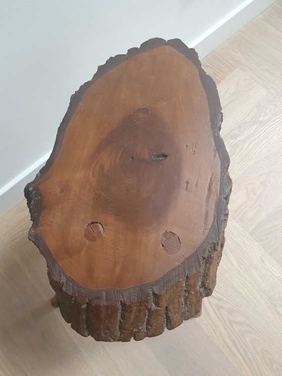 Image 1 of Vintage Brutalistische Boomstam Bijzettafel / Drie-poot Kruk – Jaren 60/70 - Frankrijk 
