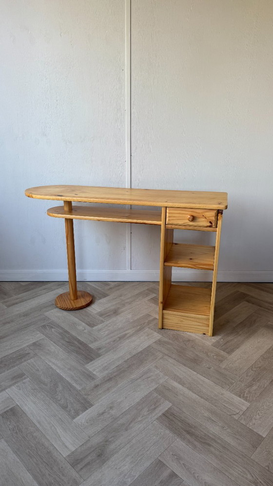 Image 1 of vintage bureau in grenen