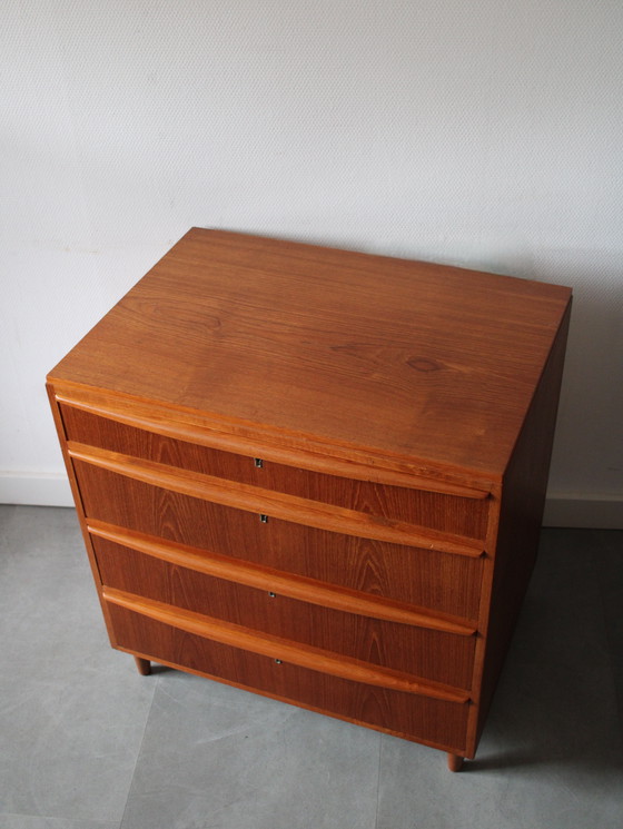 Image 1 of Vintage Deense diepe ladekast in teak