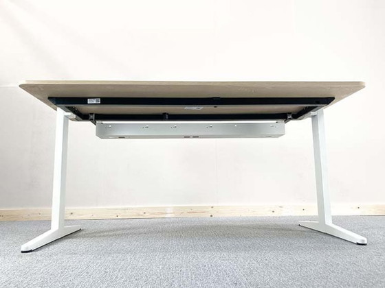 Image 1 of Scrivania Ahrend