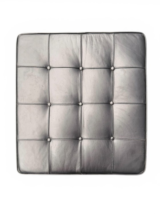 Image 1 of Ottoman Barcelona ORIGINAL Knoll - Design Ludwig Mies van der Rohe - Cuir Noir & Acier Chrome Poli Main