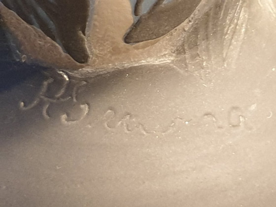 Image 1 of Vase aus mehrschichtigem, säuregeätztem Glas, signiert, Höhe 25,2 cm, Violett-/Aubergine-Töne