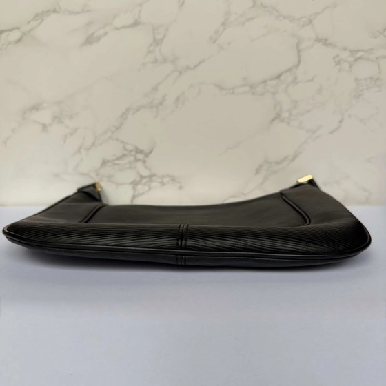 Louis Vuitton Matsy piel Epi negra – Otros bolsos, Vintage (photo 6 of 15)