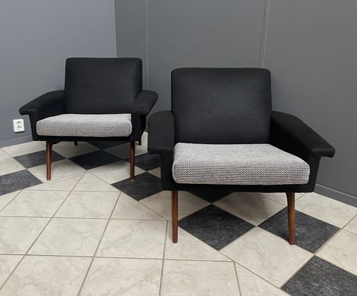 Set van twee zwart-witte fauteuils uit de jaren 60.