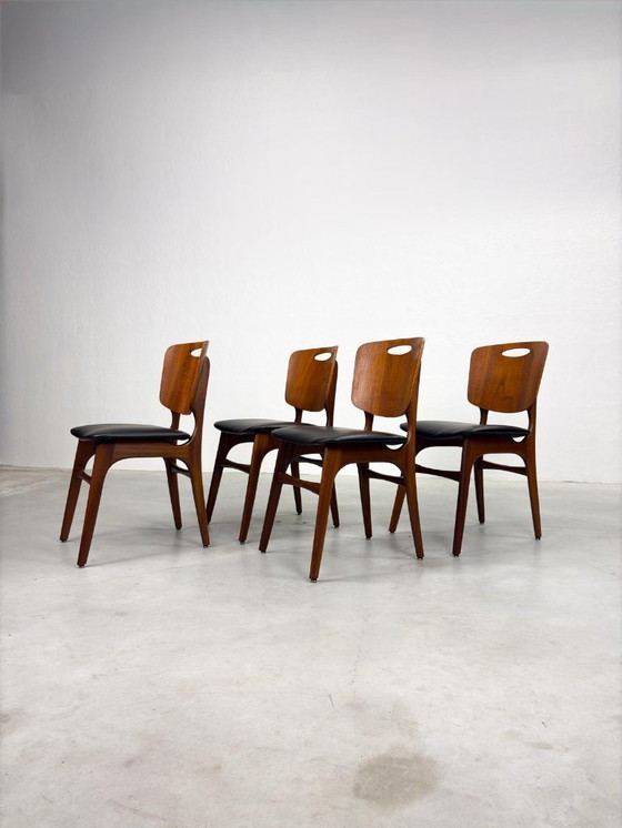 Image 1 of Set of Mid-century Dining Chairs in Danish Design