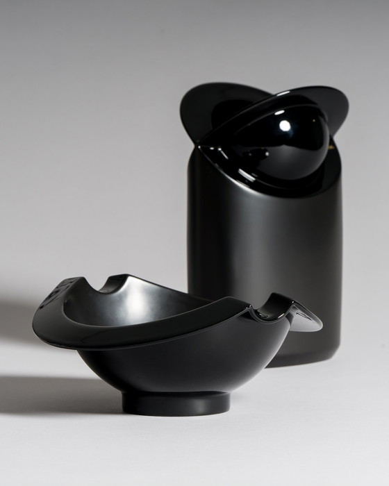 Image 1 of Duo vase et coupe « Nautica » en porcelaine noire, série Porcelaine Noire, années 1980, par Jan van der Vaart pour Rosenthal Stu