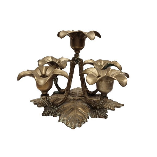 Candelabro de flores de latón de cinco brazos de mediados de siglo