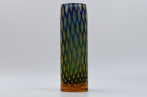 Josef Hospodka vaas, Chřibská glasfabriek, ontwerp 1966 – blauw/geel netpatroon, 27 cm
