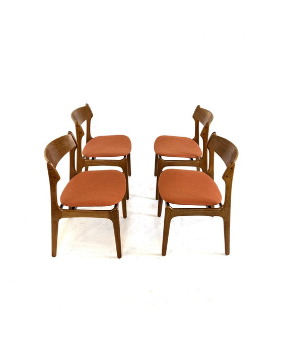 Image 1 of Set van 4 gerestaureerde eetkamerstoelen, Erik Buch ‘70