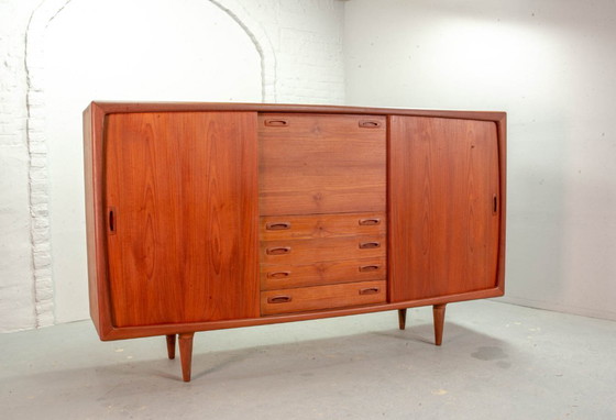 Image 1 of Großes HP Hansen skandinavisches Design Highboard/Sideboard aus massivem Teakholz. Dänemark, 1960er Jahre.