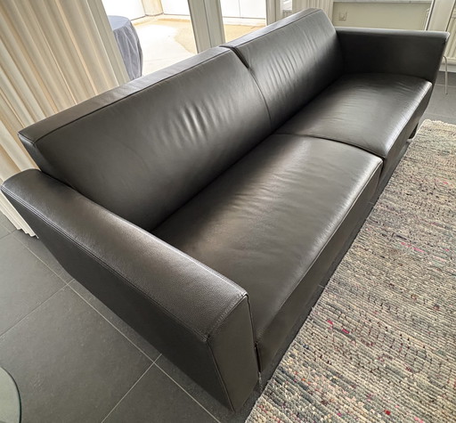 Artifort Mare, 2.5-seater sofa in black leather.