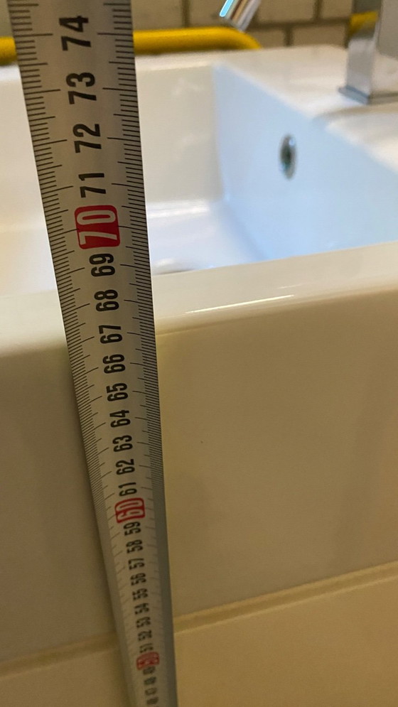 Image 1 of lavabo avec robinet