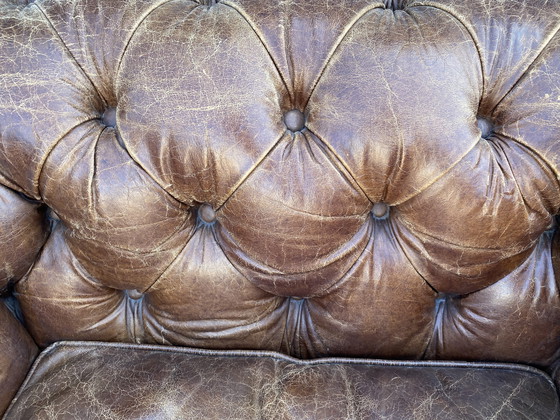 Image 1 of Twee stoere Chesterfield club fauteuils vintage sigaren cognac 
