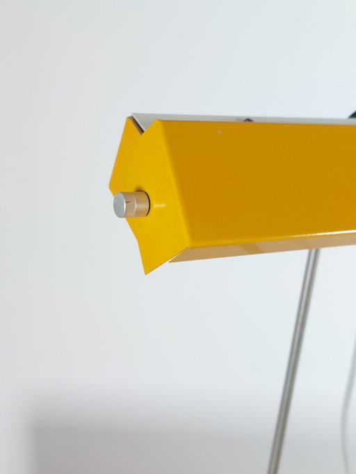 Lampada da scrivania vintage gialla di design di metà secolo Klaus Musinowski