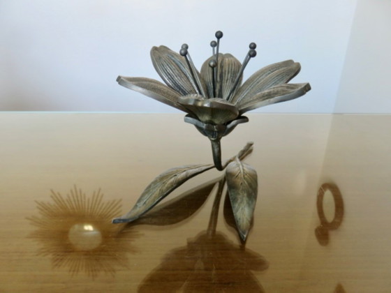 Set di 6 posacenere a forma di fiore, in bronzo argentato, Francia, circa 1960 o 1970 – Oggetti decorativi (photo 2 of 16)