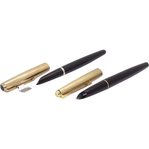 Pair of vintage Parker 51 model fountain pens in lucite and gold-plated steel, 1970