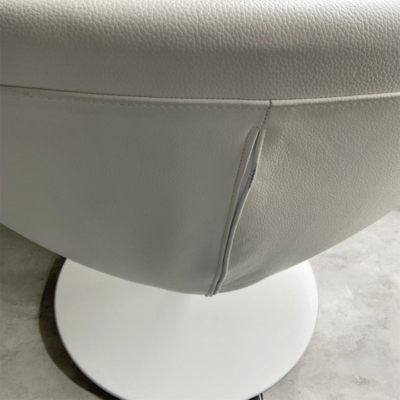 Smock Armchair by Moroso - Patricia Urquiola – Leather (photo 3 of 7)