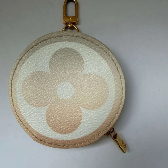Louis Vuitton pink monogram giant by the pool Multi Pochette Accessoires – Andere Taschen, Leinwand (photo 11 of 17)