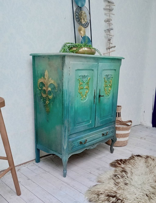 Wooden cabinet "Sea tones"
