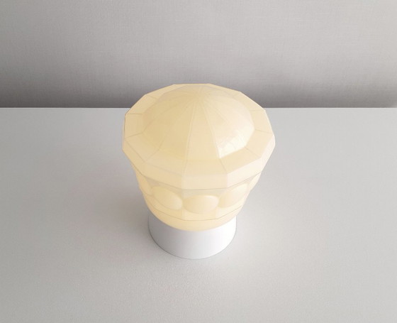 Image 1 of Beige glazen art deco plafondlamp van Thabur in Den Haag, medium variant, art deco lamp glazen bol