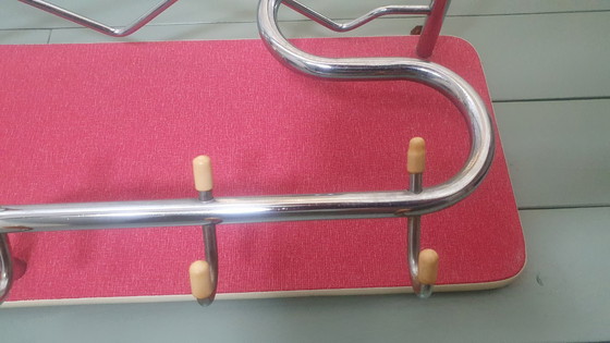 Image 1 of Appendiabiti da parete vintage di metà secolo - cromato - legno - mensola per cappelli.