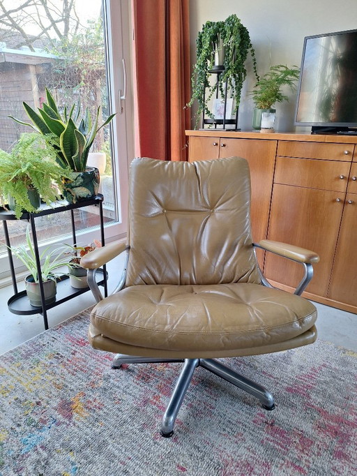 Poltrona girevole Gentilina Strassle anni '60