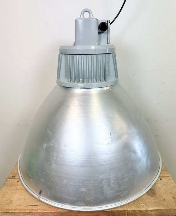 Image 1 of Große industrielle Aluminium-Pendelleuchte von Elektrosvit, 1960er Jahre