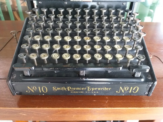 Typewriter Smith Premier No. 10 – Decorative Objects, Metal (photo 4 of 5)