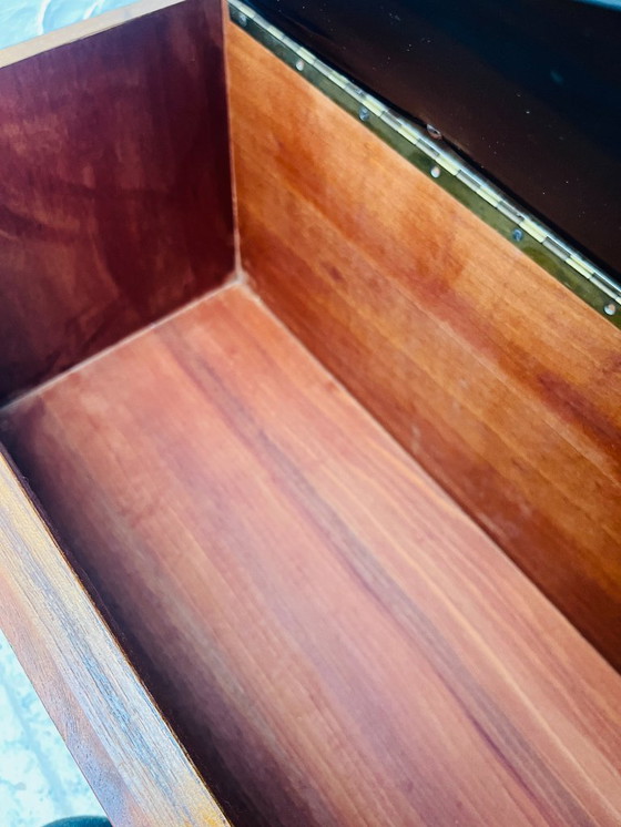 Image 1 of Vintage wandkast met opbergbankje uit de jaren 70.