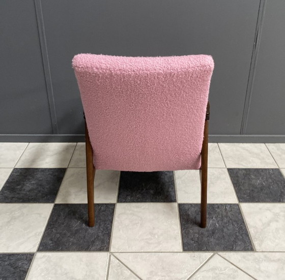 Roze Fauteuil van Jiri Jiroutek jaren 60 opnieuw bekleed in Bouclé Roze – Textile, Wood, Vintage (photo 7 of 14)