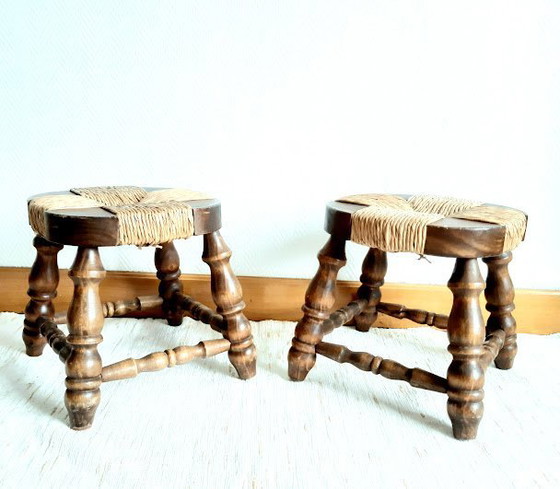 Image 1 of 2x Taburetes bajos de madera y paja estilo 1950 Dudouyt