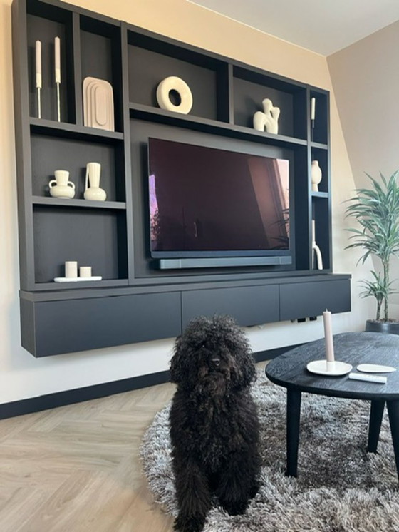 Image 1 of AREA77 Interior Eastwood Cinewall – 240 cm – Matt Schwarz mit Eichendekor –