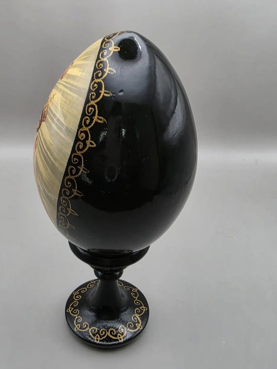 Image 1 of Huevo de madera antiguo decorativo pintado a mano de la Virgen con el Niño de la Iglesia Ortodoxa Rusa