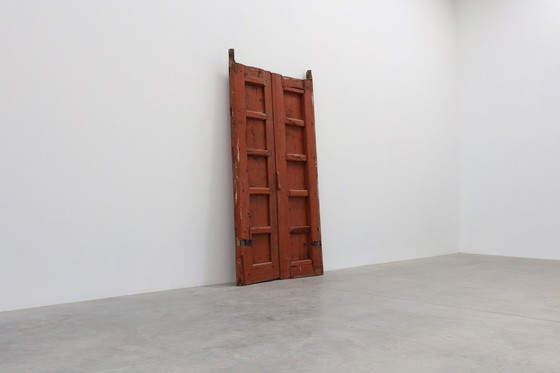 Image 1 of Grandes portes de monastère du 17e siècle en chêne laqué à la terre cuite, Portugal