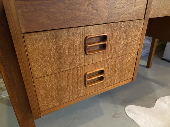 Image 1 of Vintage teakhouten bureau van Tibergaard