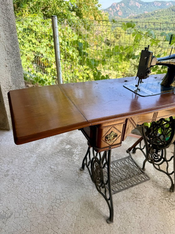 Image 1 of Vintage Singer naaimachine met accessoires
