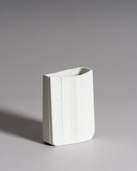 Image 1 of Hutschenreuther Vase aus mattem Biskuitporzellan, WGP Mond- oder Rindenrelief im Op-Art-Stil, MCM